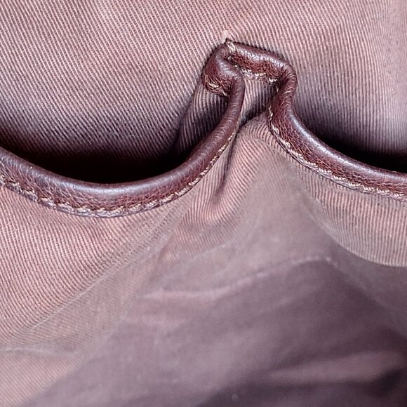 Gorgeous FRYE Tote (EUC) with Magnetic Closure and Inside Clasp to Hold Keys - Picture 12 of 13